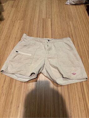 Battenwear Local Shorts Stone white Size medium